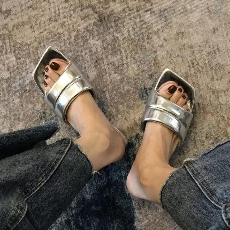 Fashion New Slippers Women Summer Outside Fashion Open Toe Square Head Flip Flops Women High Heel Low Heel Cool Drag