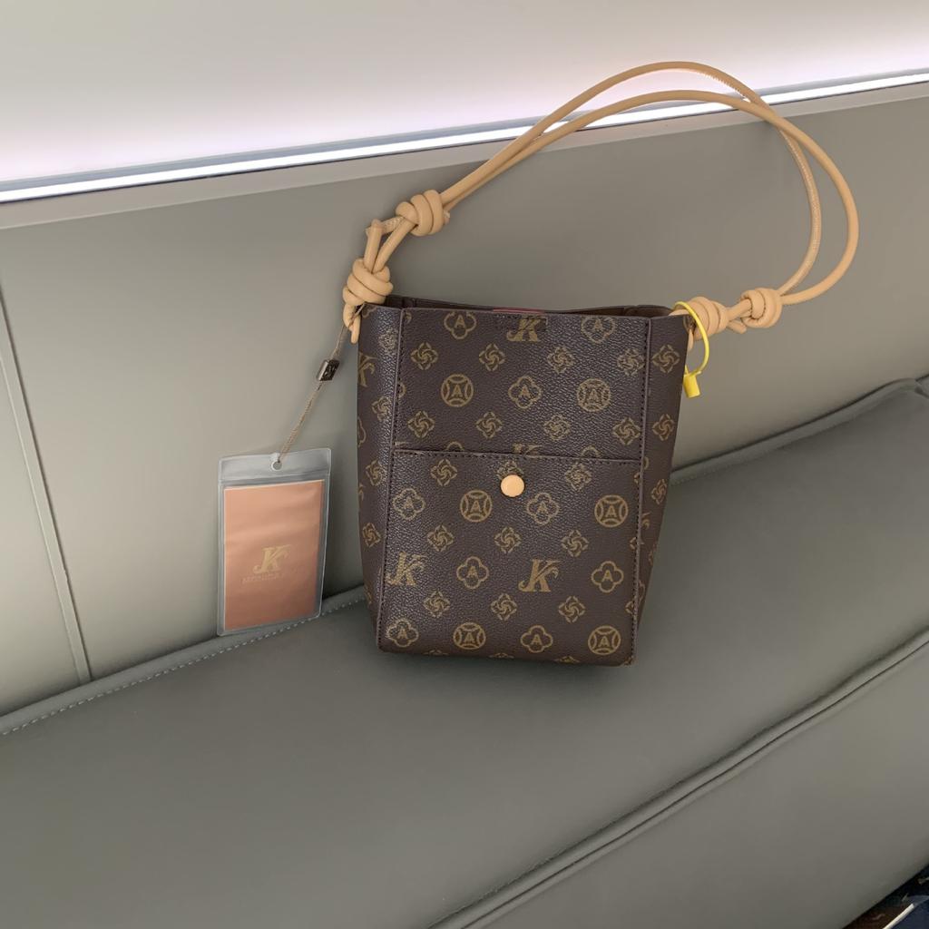 Summer new style fashion letter bucket bag portable shoulder oblique span women's bag two-piece set