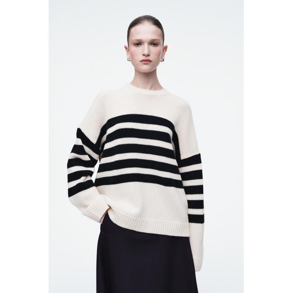 

Cos Japan Полосатый свитер из мериносовой шерсти ECRU / STRIPED/XS