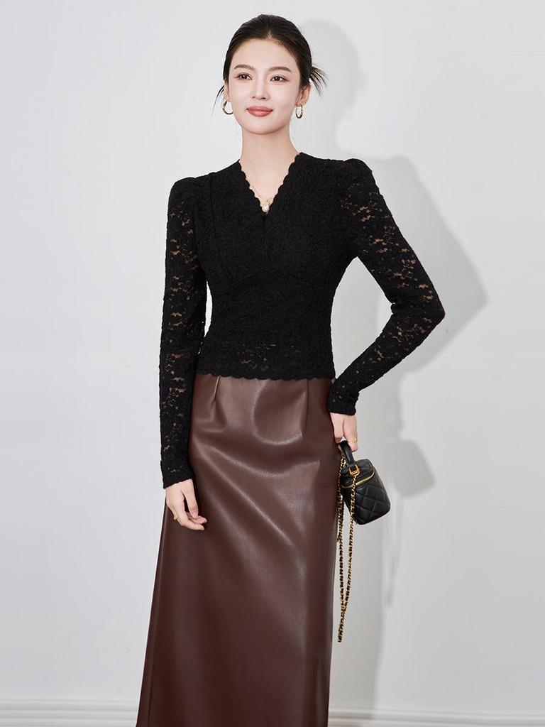 Elegant Slimming V-Neck Long Sleeve Knit Top with Fleece, Brushed Finish, and Lace Trim