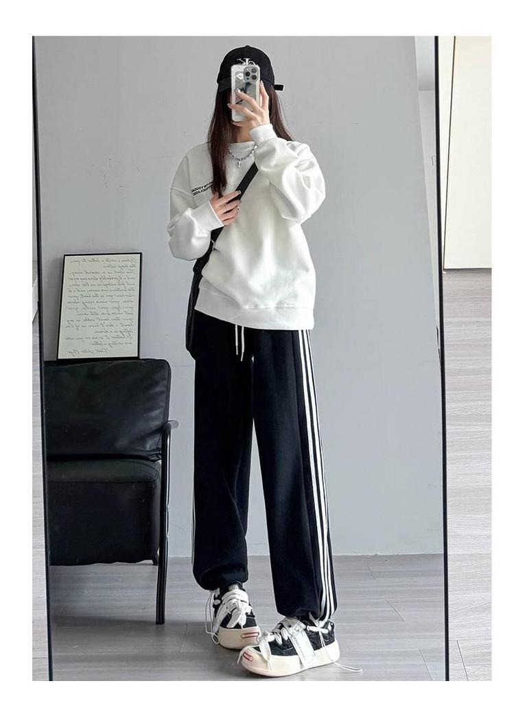 Women's High-Waist Gray & White Striped Jogger Sweatpants - Small, Casual & Loose Fit, Ideal for Autumn/Winter.
