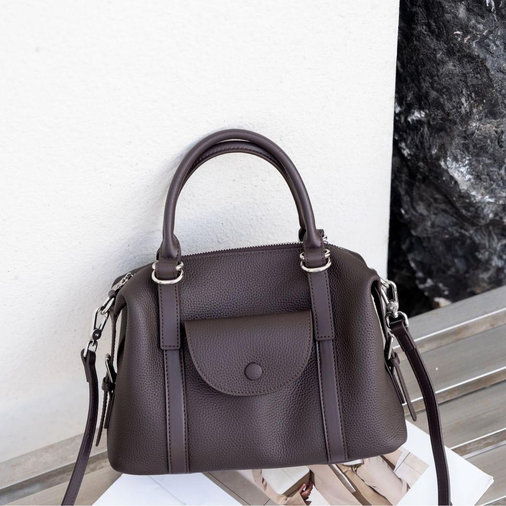 Cowhide Shoulder Women's Bag Compartment Large Capacity Shoulder Crossbody Women's Fashion Trend Simple Practical Shell Bag