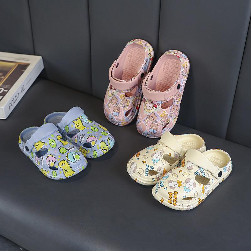 Summer New Men's and Women's Slippers Bag Head Non-slip Cute and Durable Cartoon Home Outdoor Graffiti Beach Hole Shoes