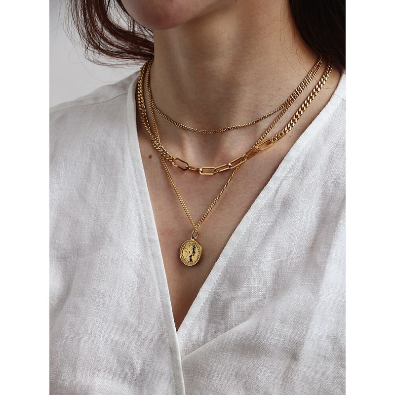 

European and American Queen Avatar Necklace Women Ins Cold Style Stacked Chain Choker Simple Temperament Internet Celebrity Non-Fading Gold