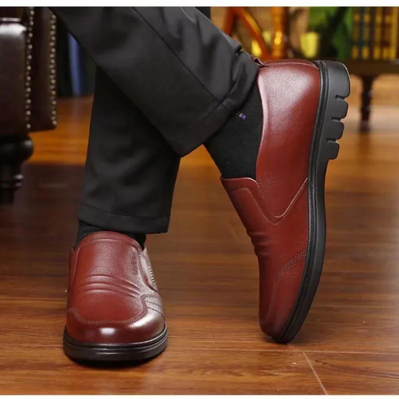 2025 Spring New Men's Leather Shoes Fashion Soft Soled Non Slip Breathable Leather Shoes Business Dress Men's Shoes