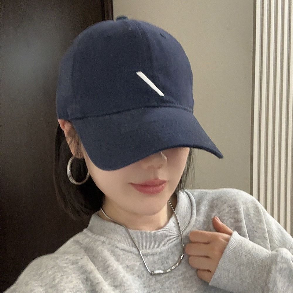 

Hole Embroidery Baseball Cap NYC Sun Hat Fashion Letter Baseball Hat Girl чорний