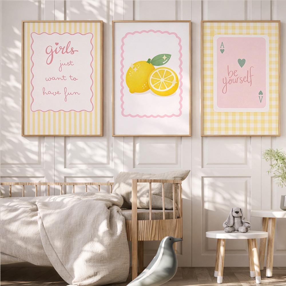 3 Pezzi Poster su Tela Senza Cornice Stanza Bambini Limone Ragazza Vuole Solo Divertirsi Sii Te Stesso Biglietto Decorazione Asilo Giallo Rosa Stile Dolce