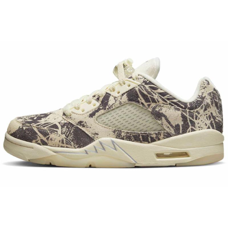 

Женские кроссовки Air Jordan 5 Retro Low Expression Jordan DA8016-100 36.5