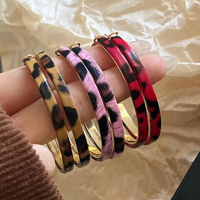 Kožené náušnice s leopardím vzorem dámské evropský a americký niche osobnostní design náušnice náušnice pro temperament lehký luxus