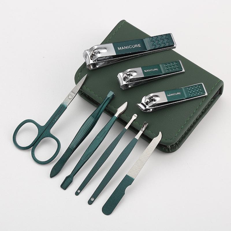 Dark Green Zipper Bag 6/9-Piece Beauty Set: Nail Clippers, Eyebrow Trimmer, Tweezers, Ear Spoon.