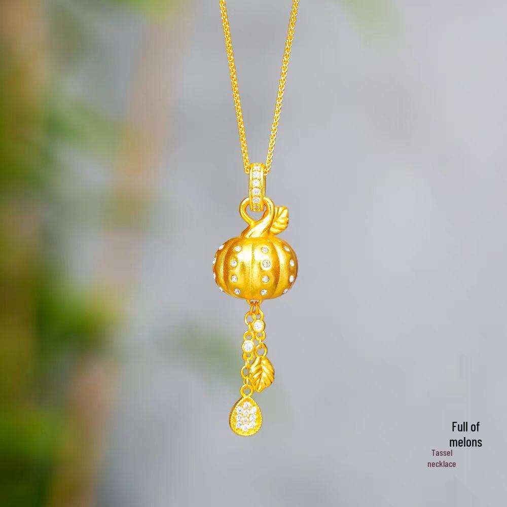 Zlatý přívěsek s třásní ve tvaru dýně: Elegantní klíční řetízek pro ženy s designem osázeným drahokamy