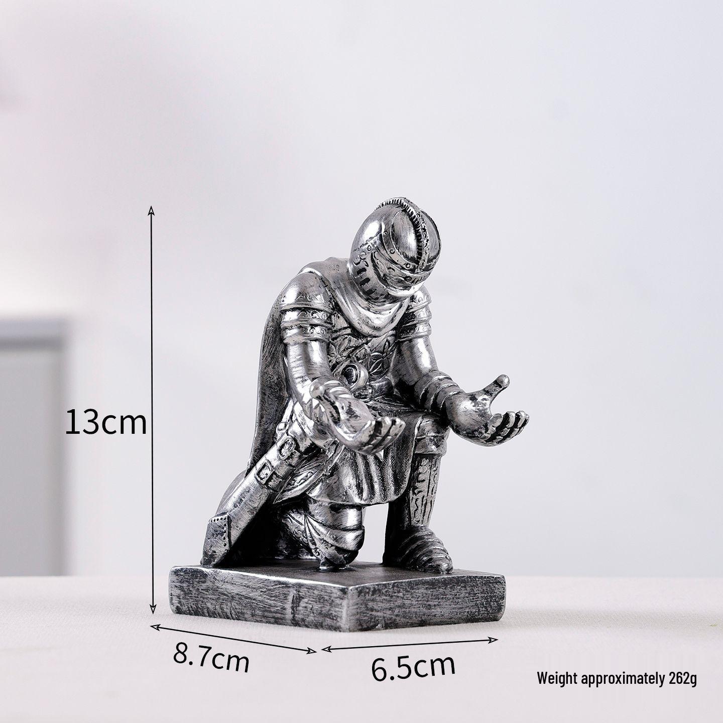 

Hero Knight Pen and Phone Holder – Creative Desk Ornament and Personalized Birthday Gift 13*8.7*6.5 cm