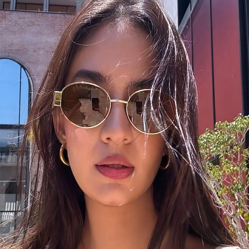 Summer Women's Fashion Glasses Vintage Oval Metal Frame Unisex Eyewear for Daily Commute and Street Style Photography