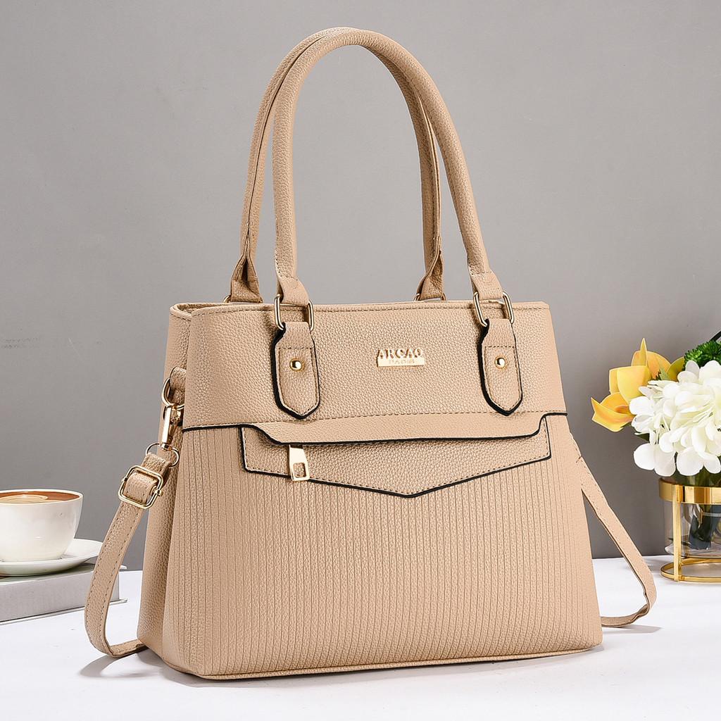 

Elegant Black Pu Tote Bag For Women With Stylish Design And Spacious Interior легкие хаки