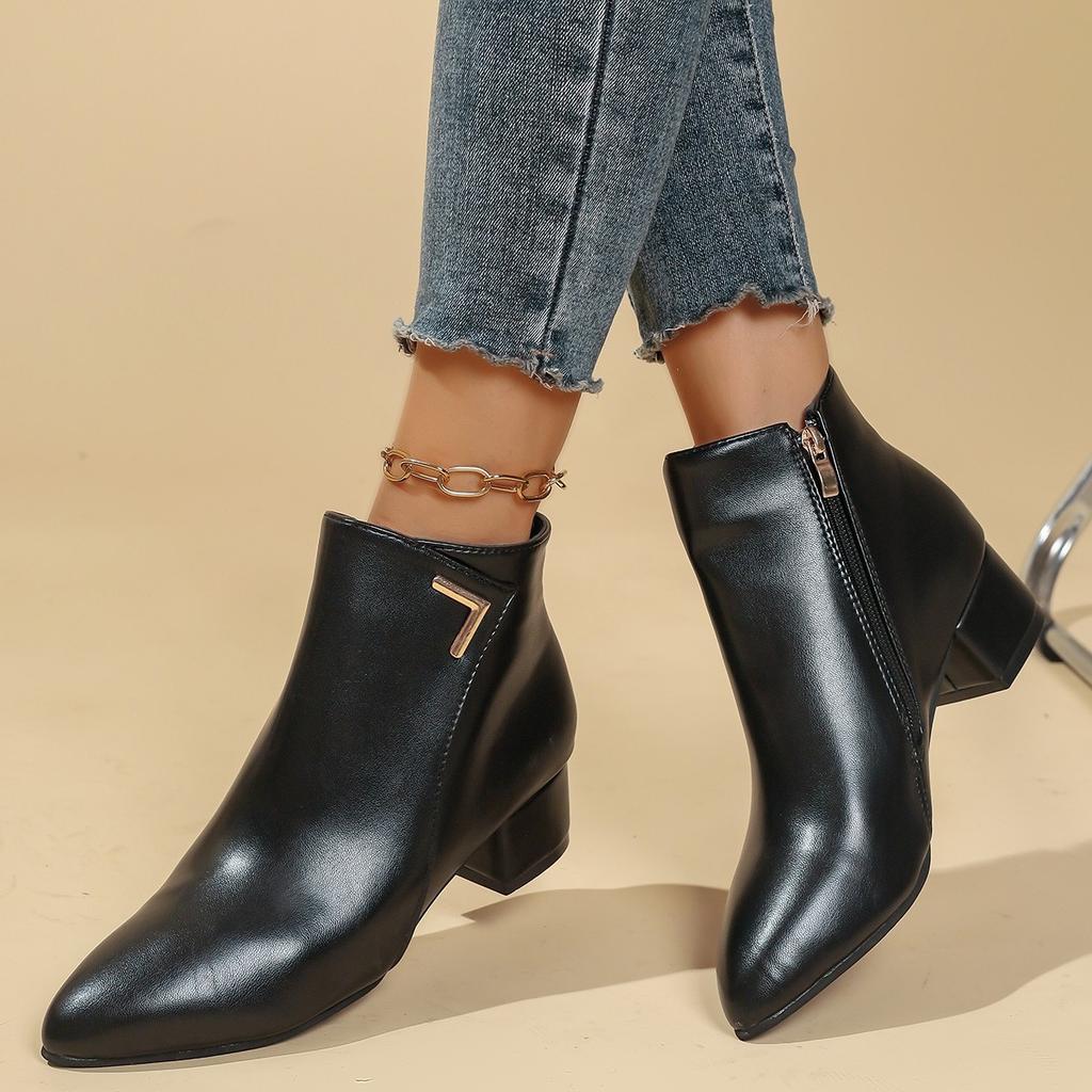 Sharp Pointed Side Zipper Boots 2025 Autumn New Item Large Metal British Style Mid Heeled Short Boots for Women