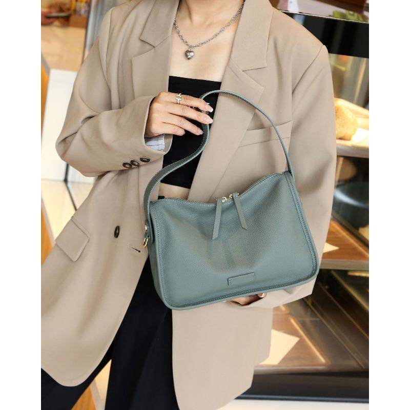 

Leather women s bags, handbags, commuter messenger bags, first layer cowhide women s bags, underarm bags, large capacity Length 28CM Width 11CM Height 20CM озеро синий