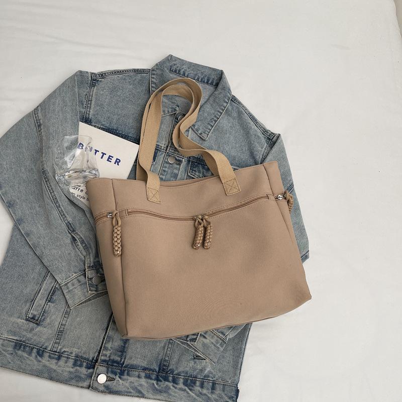 Tote bag women's popular winter new casual simple large-capacity commuter shoulder bag fashion contrasting color commuter bag