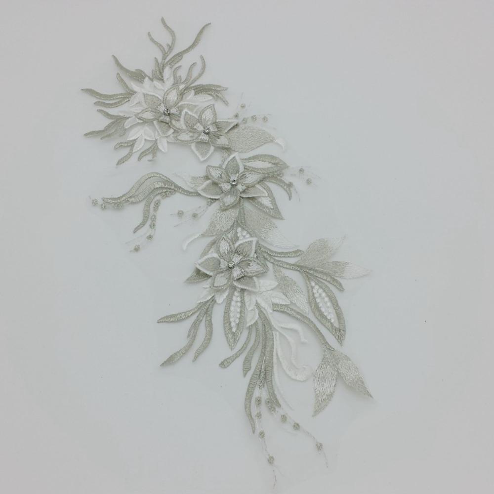 

Модные Элегантные Цветные Нашивки с Вышивкой Блестками 3D Цветок Аппликация из Кружевной Ткани для DIY Пришивание На Нашивки Сценические Костюмы серебряный