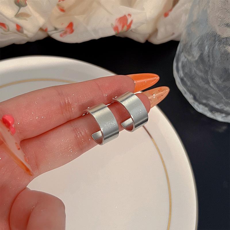 

Уникальные французские металлические серьги-кольца — стильный и необычный дизайн для женщин, идеально подходит для маленьких лиц