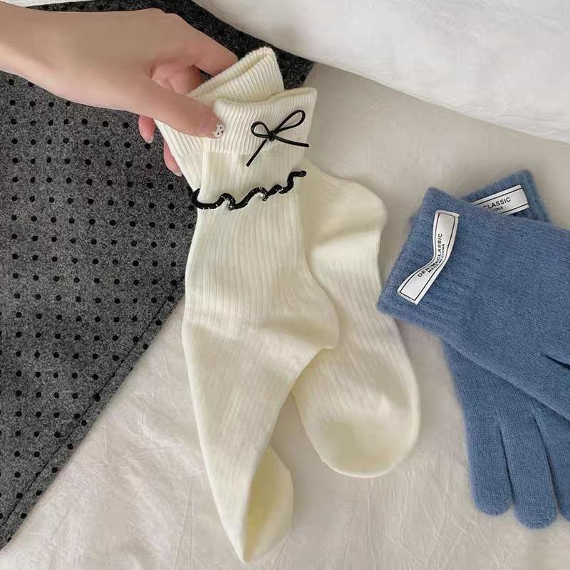 Milk White Medium Tube Socks Women'S College Style Stacking Socks Bow Fungus Edge Socks