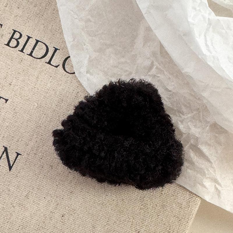 Plush Cat Ear Hair Clip for Women: Princess Style Claw Accessory for Autumn/Winter