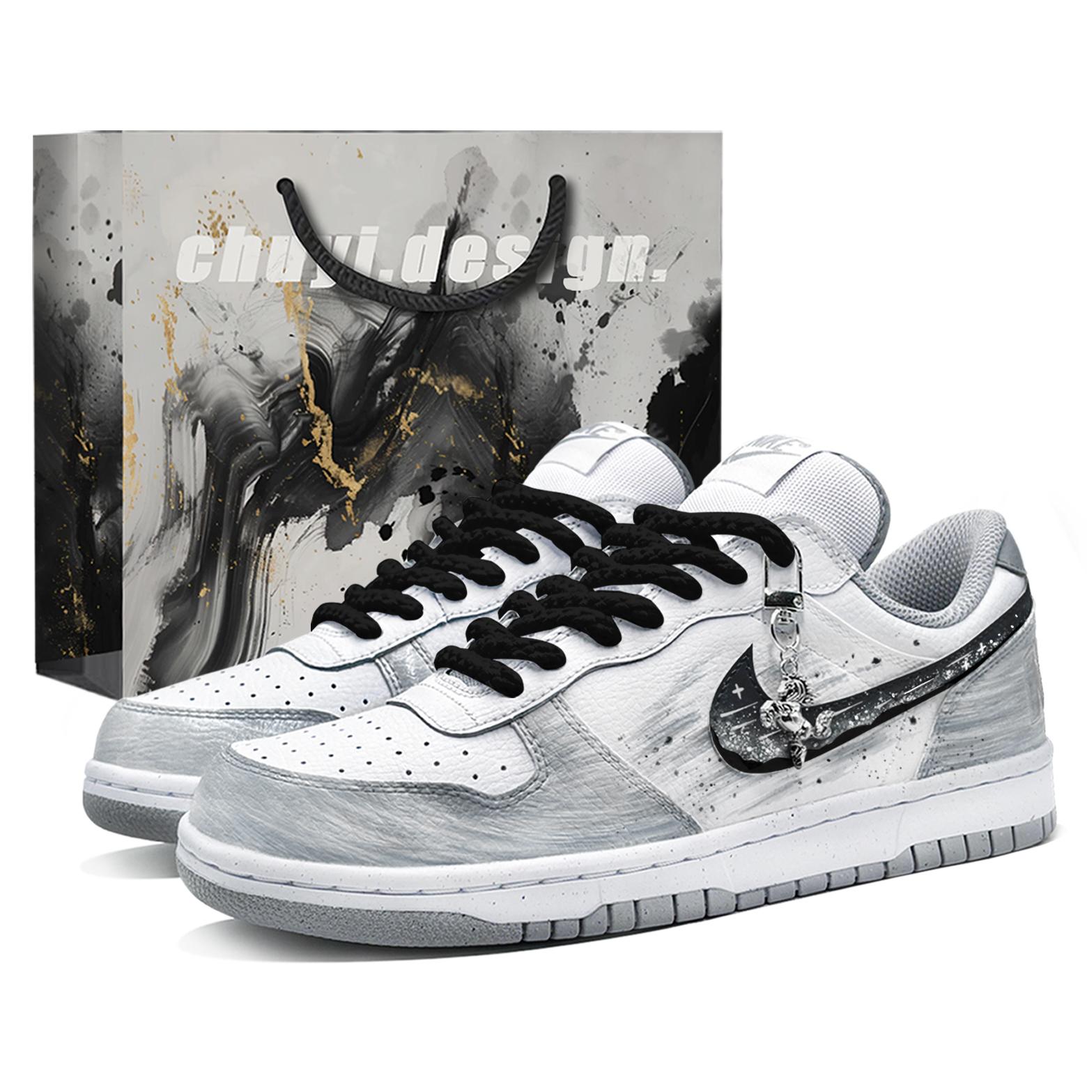

Nike Big Low Lux Shopping Bag, Galaxy Black CNY Horse Year Collection, Chinese New Year Culture V 355152-106(TeamTwo-bag) 44.5