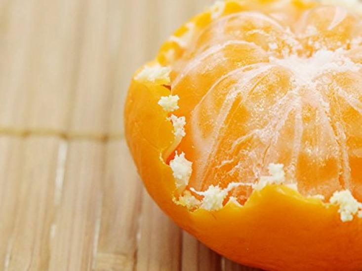 Breloc cu mostră alimentară cu mandarină curățată Un portocaliu grozav Cel mai popular și amuzant. cadou! articol.