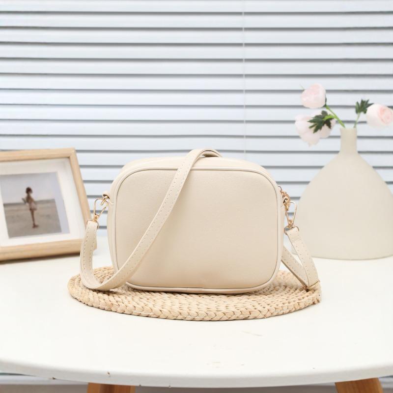 New Floral Embroidery Sequined Women's Bag Casual Versatile Bag Commuter Shoulder Messenger Women's Bag