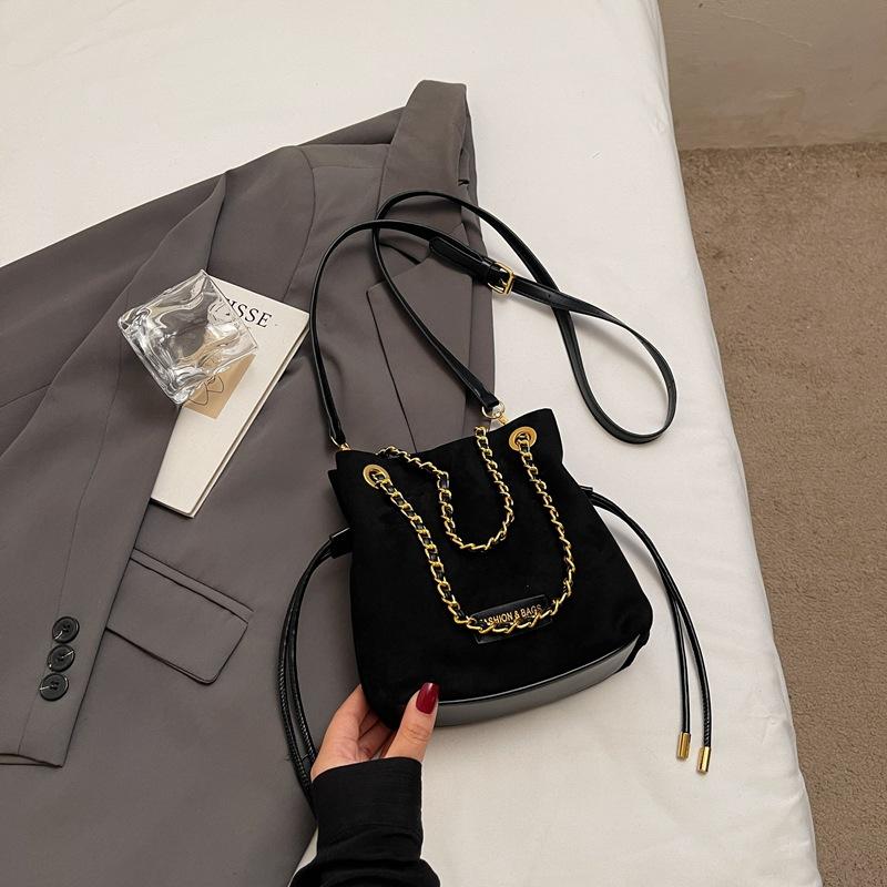 Autumn new large-capacity chain bag high-value bucket bag fashionable women's bag shoulder bag commuter messenger bag