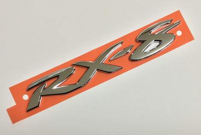 [Emblemat samochodowy z taśmą maskującą] RX-8 (Kompatybilny z oryginalnym Mazda RX-8 i wszystkimi innymi modelami)