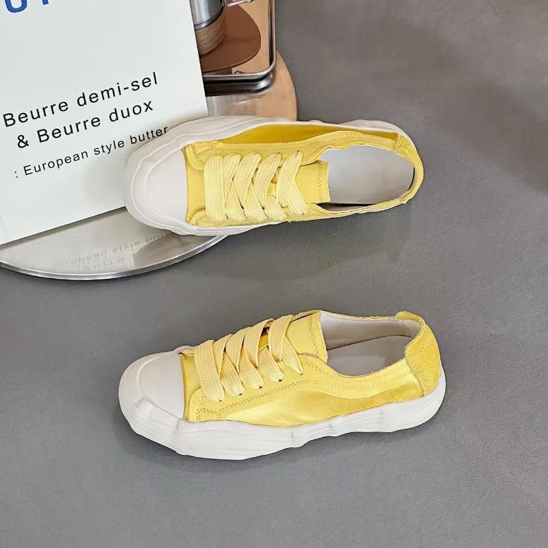 Neue atmungsaktive Retro-Canvas-Schuhe Damen Seidensatin runde Zehenpartie Schnürschuhe Auflösende Board-Schuhe Plateauschuhe Damen
