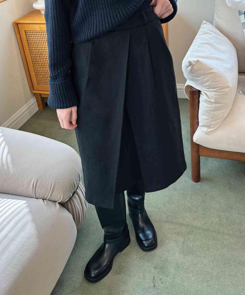Delaidy Grace Wool Skirt (Black)