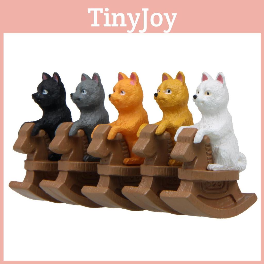 Shiba Inu auf einem Holzpferd Mikro-Landschaftsspielzeug aus PVC für Schreibtischdekoration und Sammler