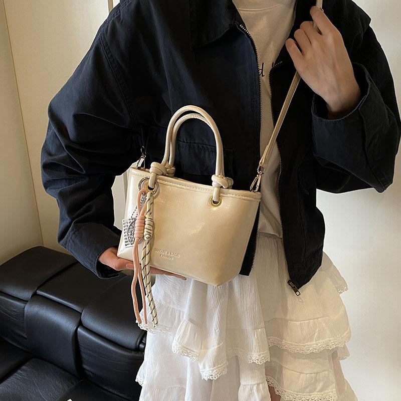 2025 retro bag new commuter large capacity messenger portable tote shoulder bucket bag