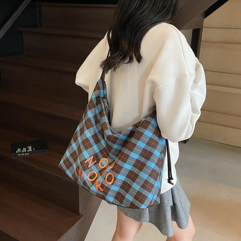 Summer Large-capacity Commuter Bag Shoulder Bag New Fashion Leisure Bag Large Bag Temperament Tote Bag