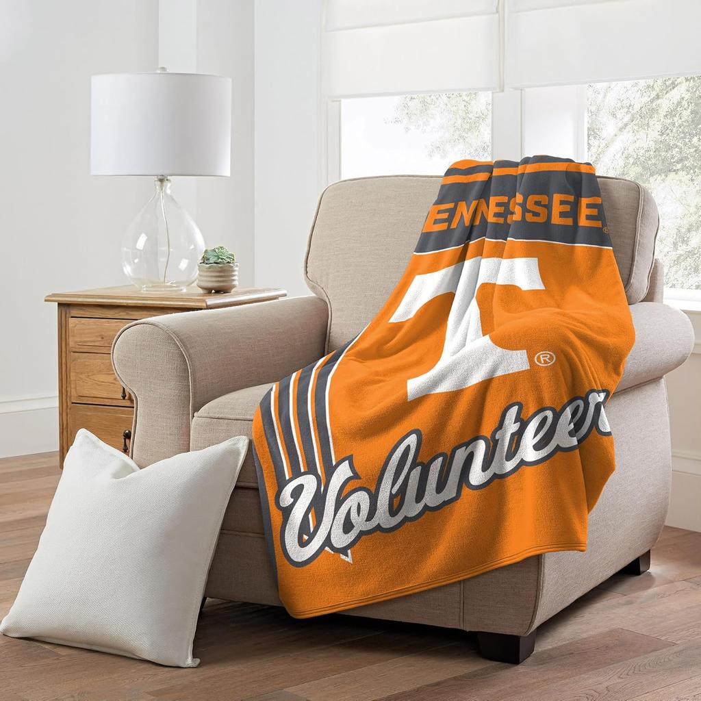 NORTHWEST NCAA Georgia Bulldogs Raschel Throw Blanket  Cozy and Official Team Colors for Fans