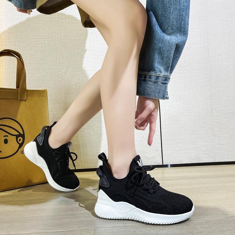 Flying Woven Women's Shoes 2026 New Spring Shock Absorption Lightweight Casual Versatile Running Shoes Fashionable White Women's Sports