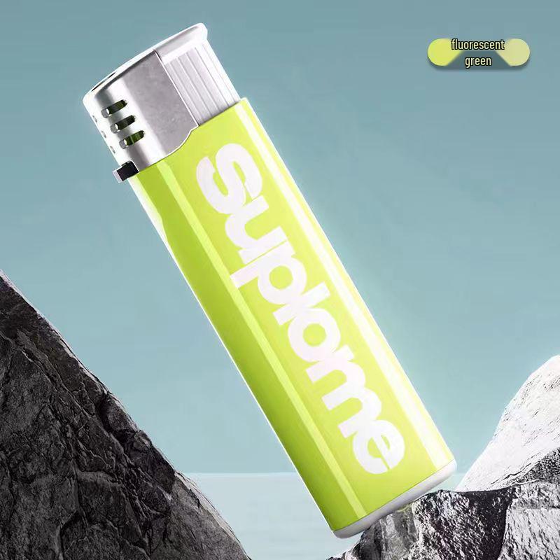 Xiaohongshu Water Gun Lighter Toy - Prank Spray for Girlfriend, Bizarre Gift