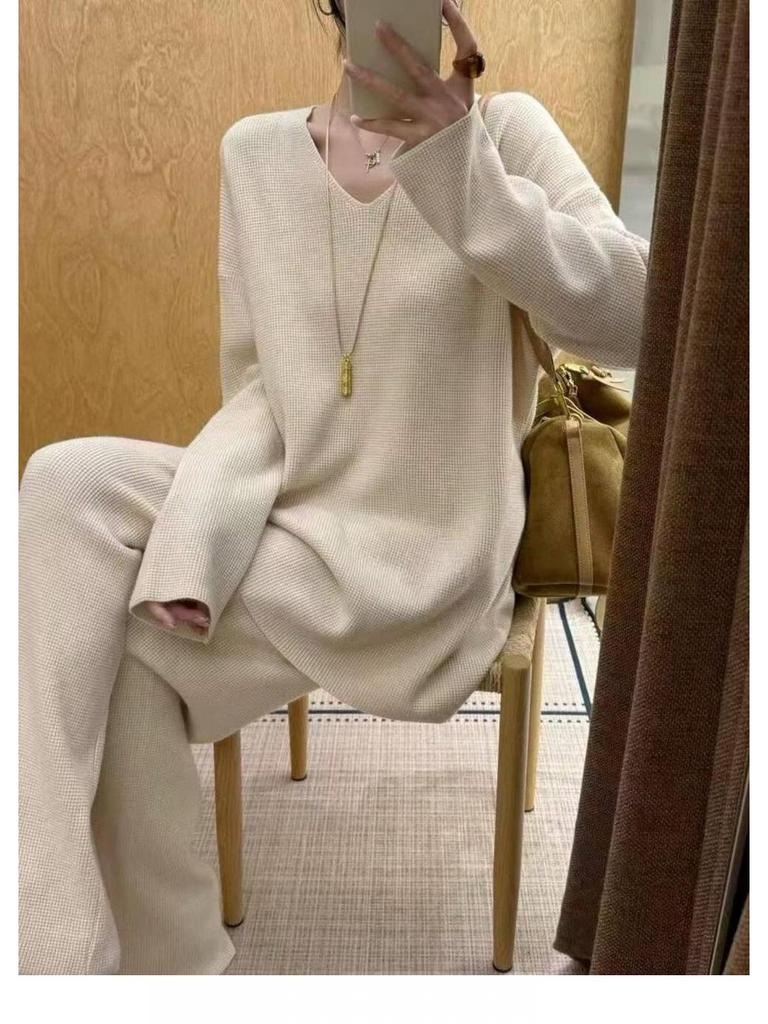 Autumn/Winter Retro V-neck Knit Set: Casual Top & Drapey Wide-Leg Pants Two-Piece