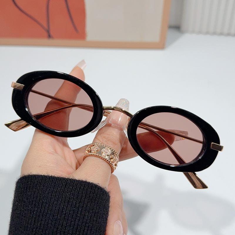 New Cat Eye Sunglasses Women Metal Small Frame UV400 Protection Stylish Eyewear for Outdoor Driving Fashion Oculos De Sol