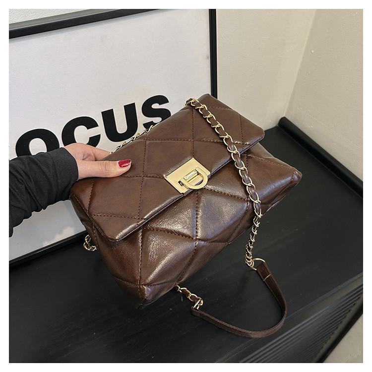 Elegant Casual Single Shoulder Small Square Bag 2024 New Simple Chain This Year Popular Solid Color Small Bag Female