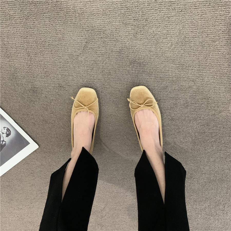 Fashion Flat Shoes Women's Spring and Autumn Bow Shallow Mouth Retro Black Velvet Plus Size Women's Shoes 42 43 44 Ladies Loafers Women