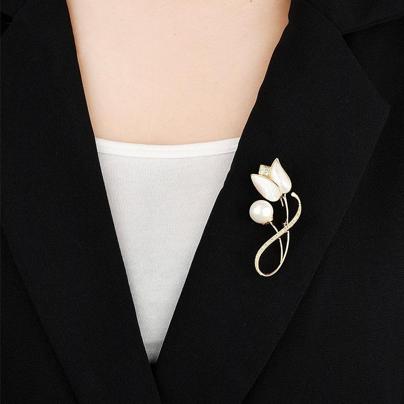 Tulip Brooch, Elegant Feminine Charm, Pearl Brooch, Korean Fashionable Flower Brooch, Suit Coat Accessory