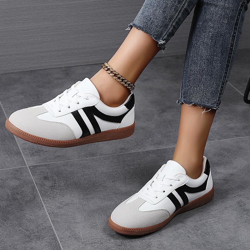 Women Shoes Fashion Casual Flats Vulcanize Shoes Ladies Outdoor Walking Sneakers Ladies Comfortable Classical Shoes Black White