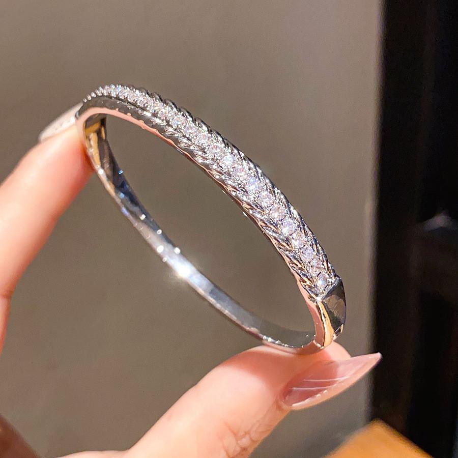 Copper Zirconia Textured Clasp Bracelet With Elegant Design For Women