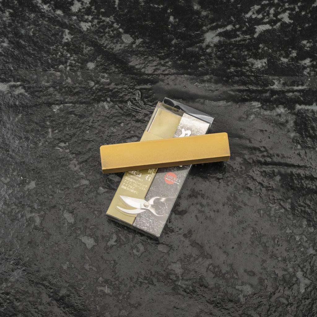Naniwa Polishing Industry Naniwa Goken Curved Blade Sharpening Stone Finishing Stone (NANIWA) QA-0362
