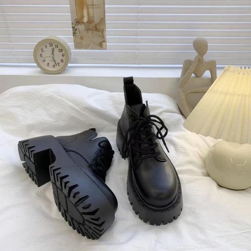 Retro Black Martin Boots Women's Autumn New Platform Women's Boots Thick Heel Small Bright Leather Short Boots