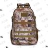 Multifunktionell kamouflerad taktisk ryggsäck