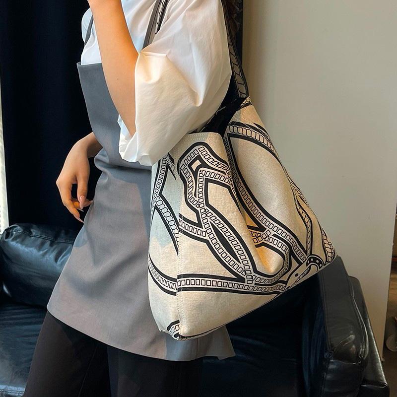 Retro Casual Tote Bag Fashiable Design Canvas Bag New Style Printed Shoulder Bag Large Capacity Ctrasting Handbags For Women