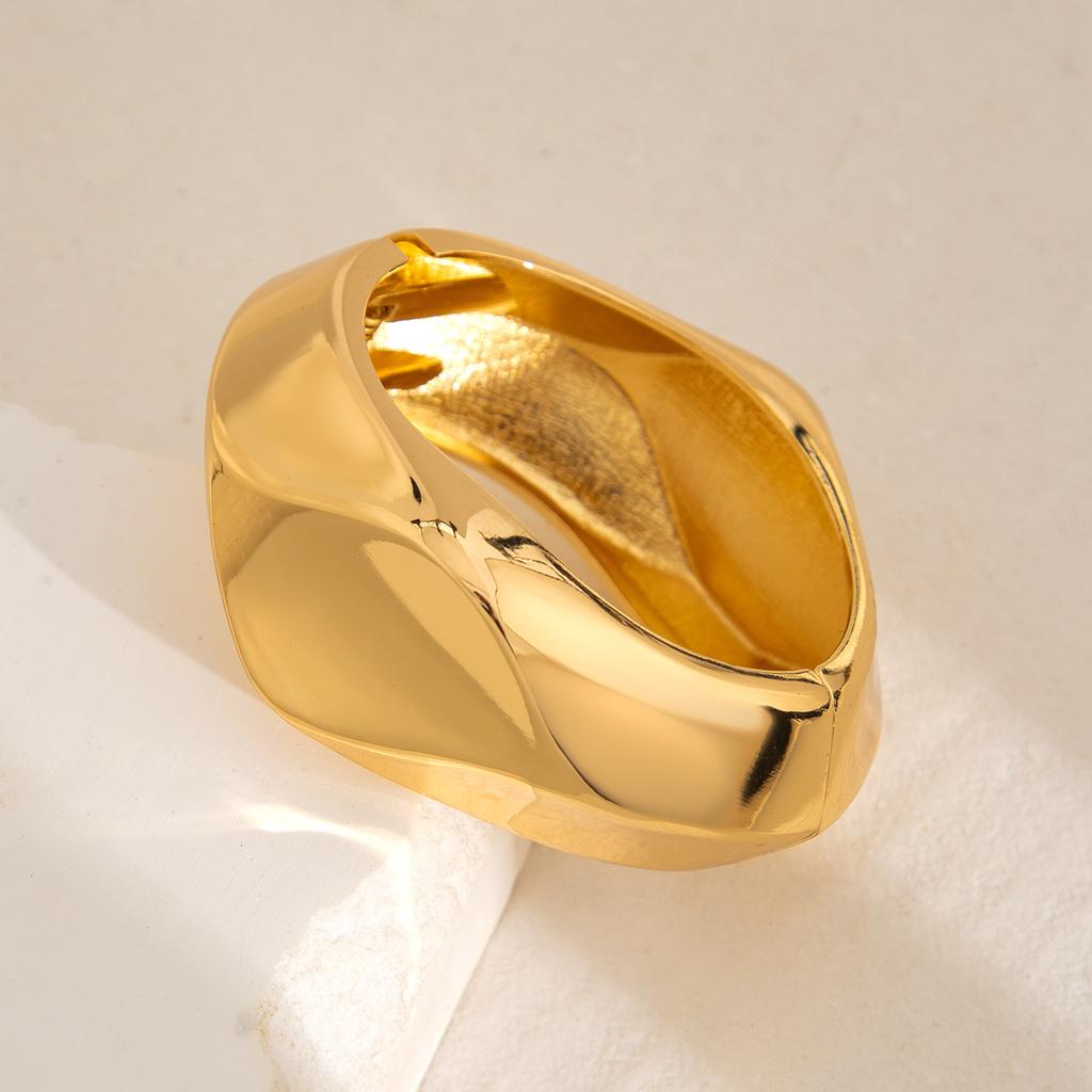 Ingemark Punk Unique Trend Gold Color Water Droplet Bangles Women Men Vintage Chunky Thick Bangle Banquet Party New Jewelry Gift
